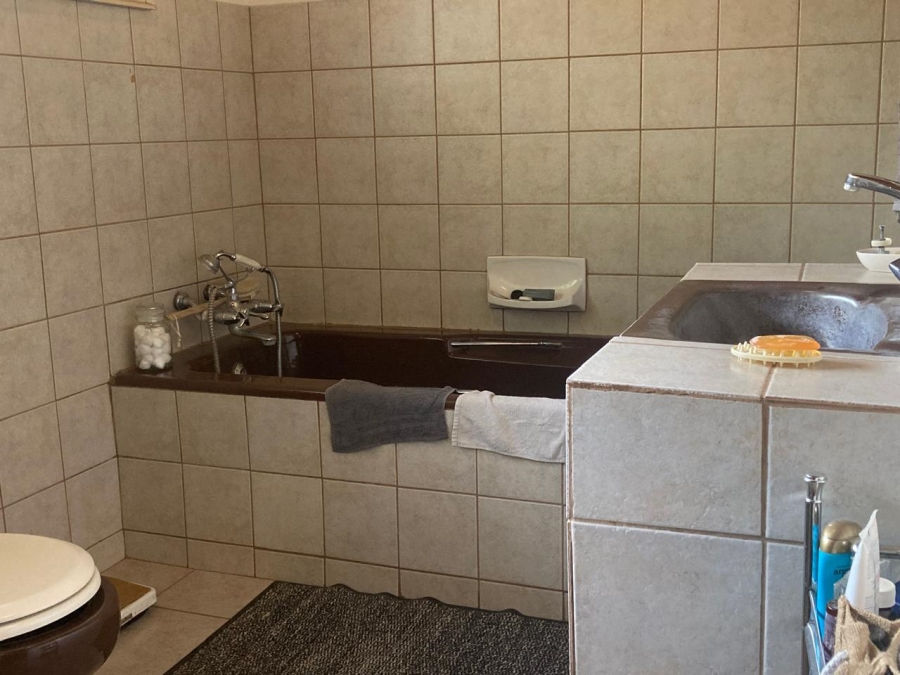 4 Bedroom Property for Sale in Rietvly A H North West